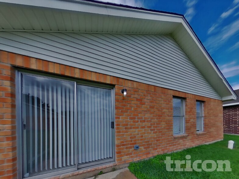 Building Photo - 3234 Kelling St