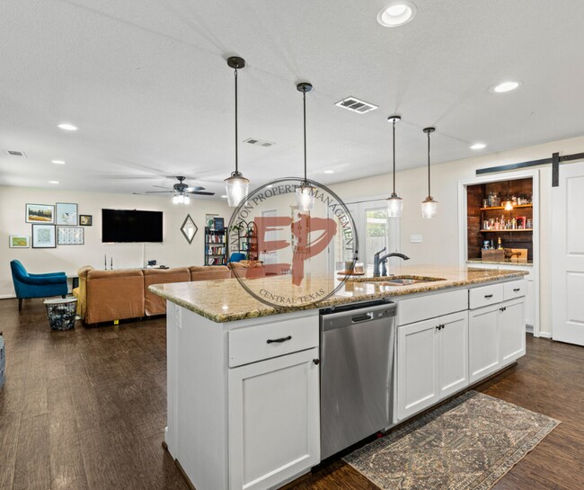 Building Photo - 5418 Lake Highlands Dr
