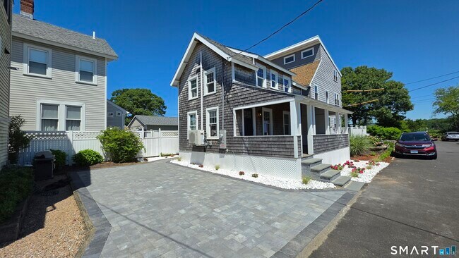 Building Photo - 47 Cosey Beach Ave