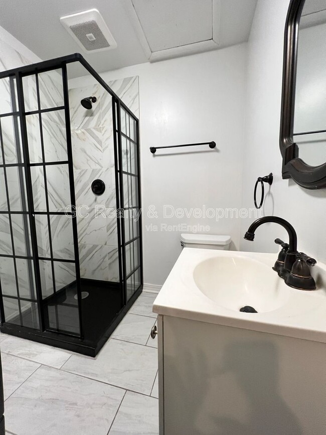 Building Photo - 565 Kingman Ln