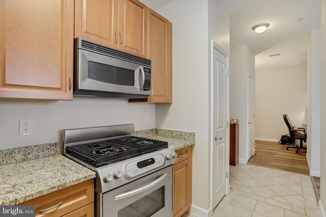 Building Photo - 1111 25th St NW