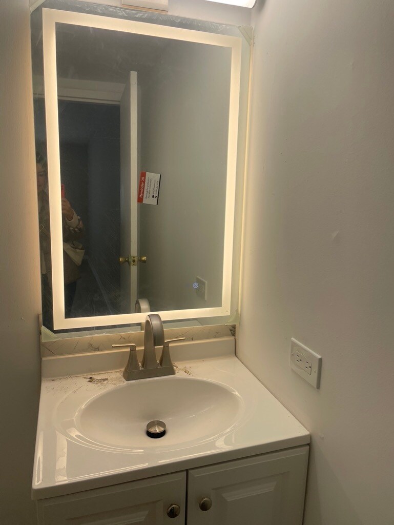 Building Photo - 1047 S Evergreen Ave