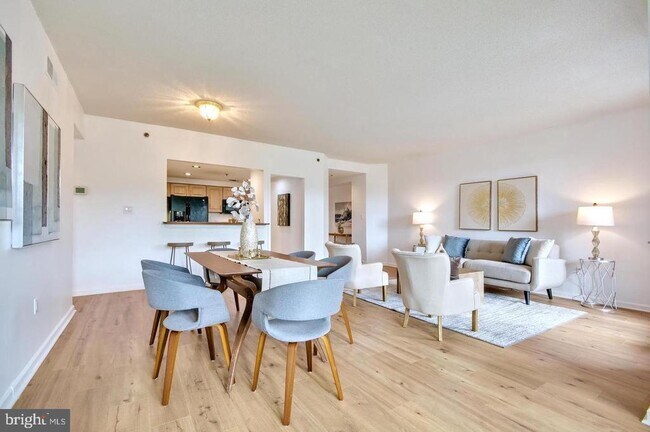 Building Photo - 930 Astern Way