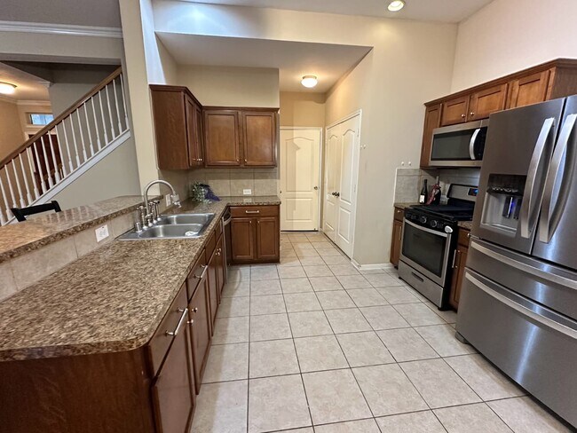 Building Photo - 5302 Canyon Hollow Dr