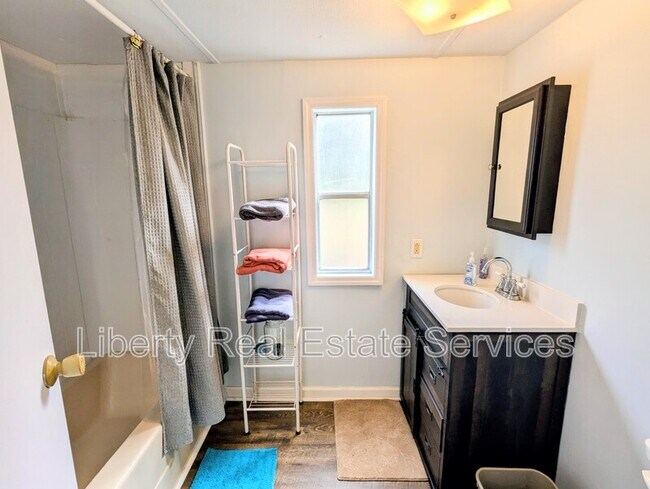 Building Photo - 106 Faye Dr