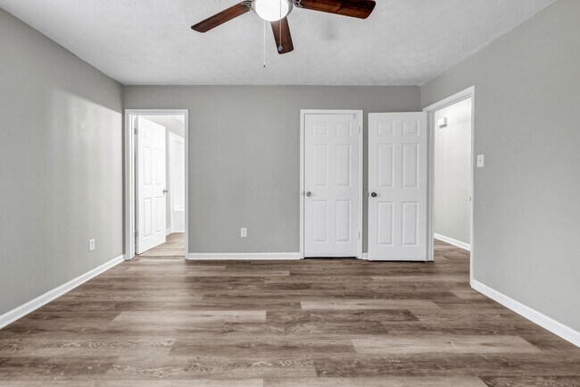 Building Photo - $500 OFF BACK TO SCHOOL SECIAL - SPACIOUS ...