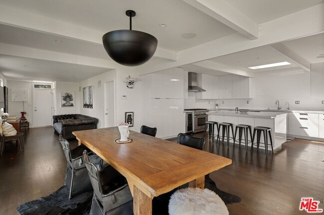 Building Photo - 7819 Torreyson Dr