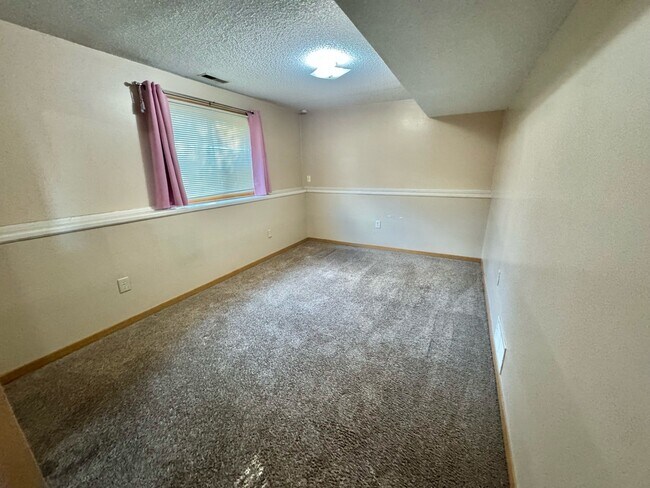 Building Photo - 3684 Falcon Way