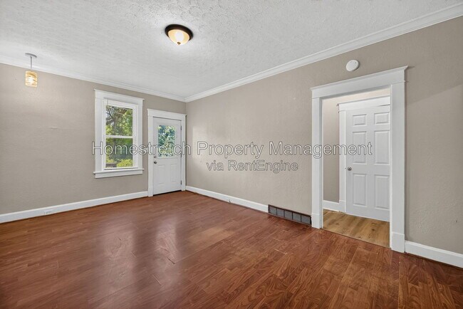 Building Photo - 2116 Mills Ave