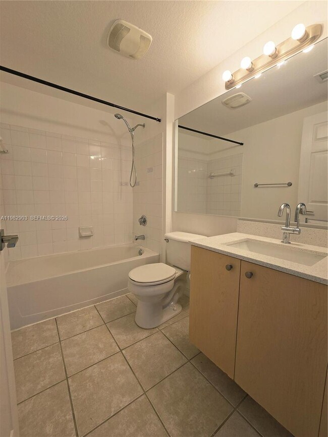 Building Photo - 2564 Centergate Dr