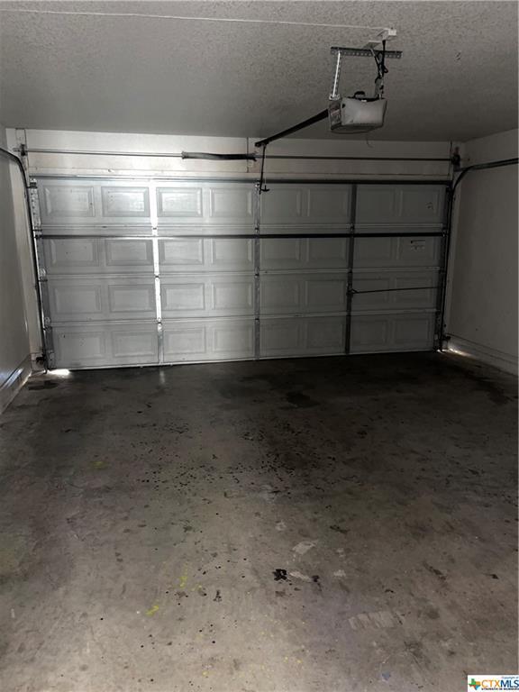 Building Photo - 509 Redbud Dr