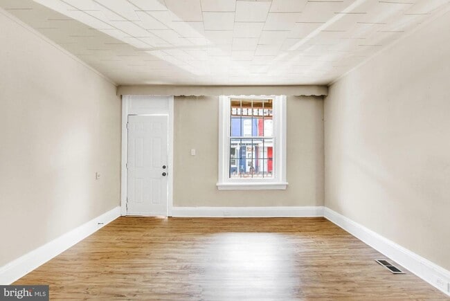 Building Photo - Spacious 3 Bedroom, 1 Bath Home in Harrisburg, Pa!