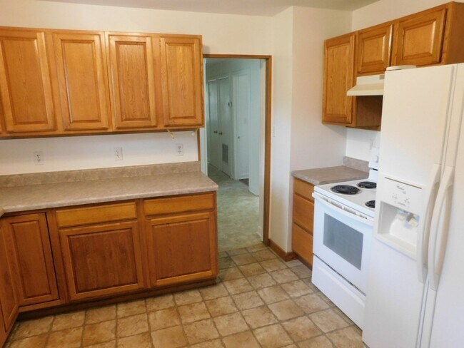 Building Photo - Single Family Home Just Minutes From MCAS Cherry Point!
