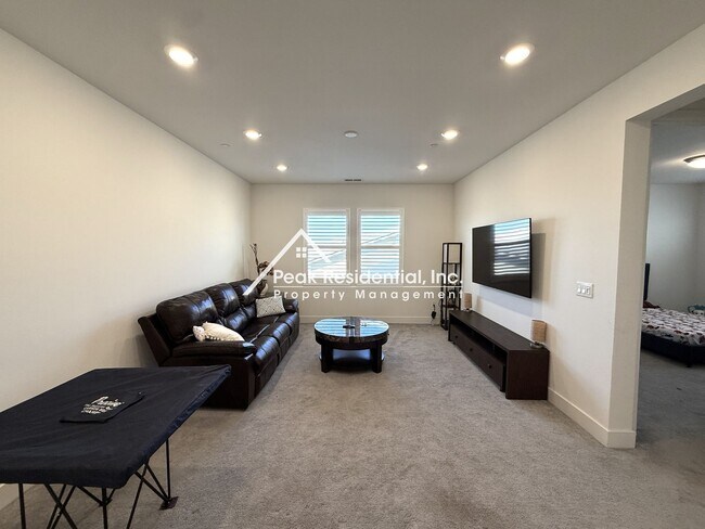 Building Photo - 3535 Heron Ct