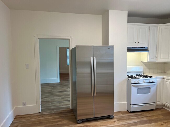 Building Photo - 708 N L St