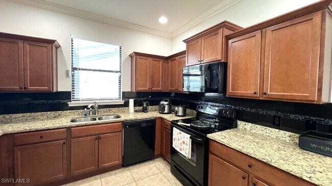 Building Photo - 304 Trafalgar Pkwy