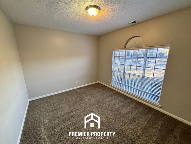 Building Photo - 416 Chadwick Cir