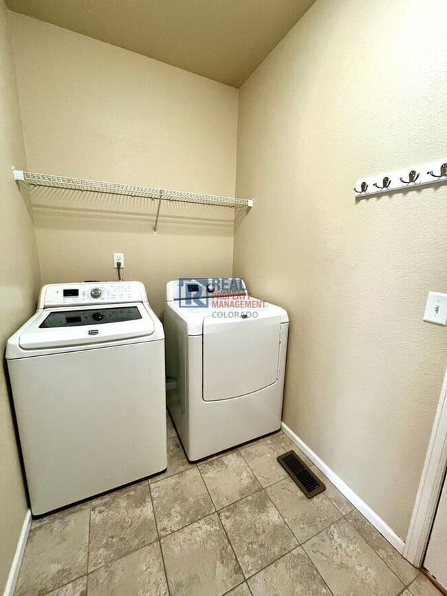 Building Photo - 8107 Chasewood Loop