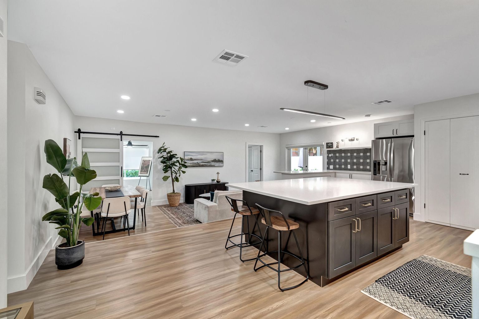 Building Photo - 620 Las Palmas Park