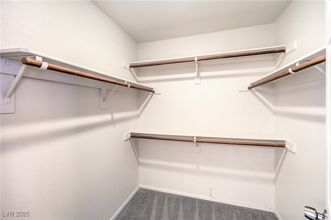 Building Photo - 1851 Vista Pointe Ave