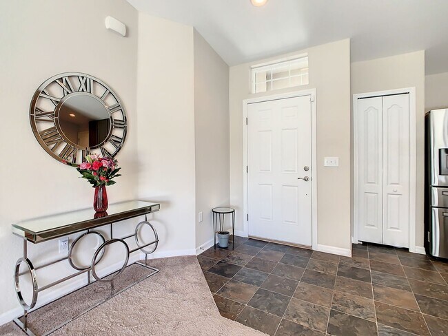 Building Photo - Beautiful 3 Bedroom 2 bath Home in desirab...