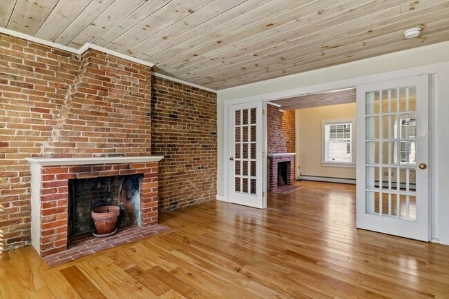 Building Photo - 25 Munroe St