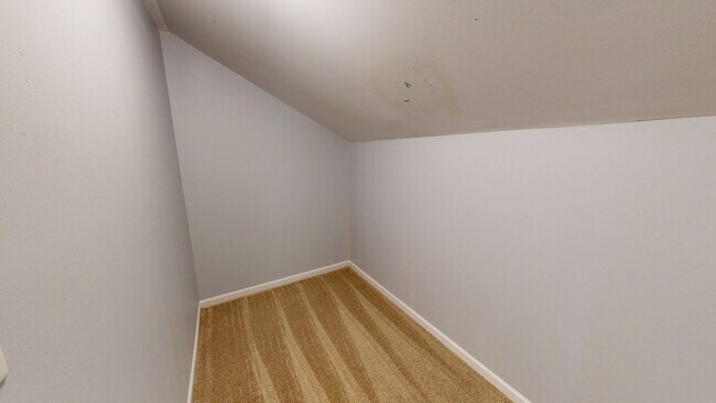 Building Photo - 4 Bedrooms in Established Hope Mills Commu...