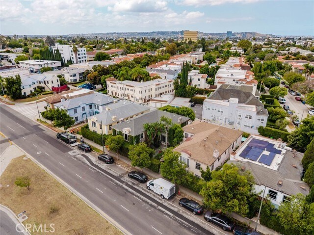Building Photo - 5962 S San Vicente Blvd