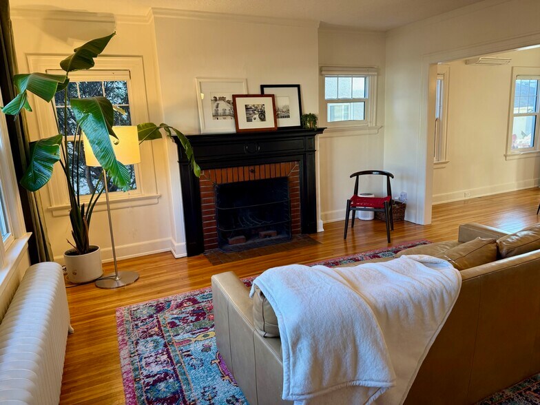 Building Photo - 3532 Humboldt Ave S