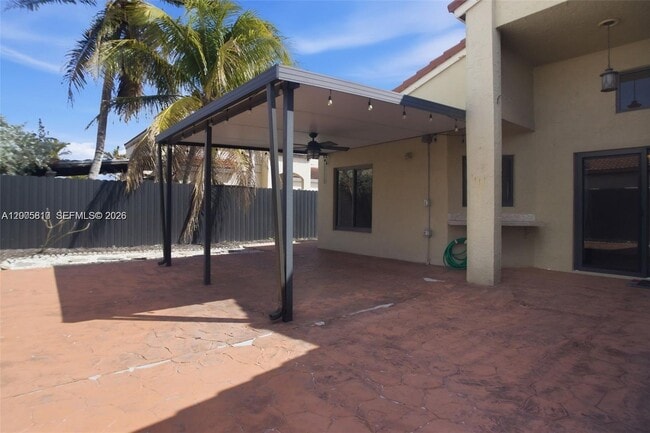 Building Photo - 561 SW 87th Ct