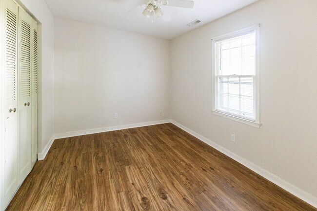 Building Photo - 4 Bedroom Home in North Chesterfield ***Available NOW***