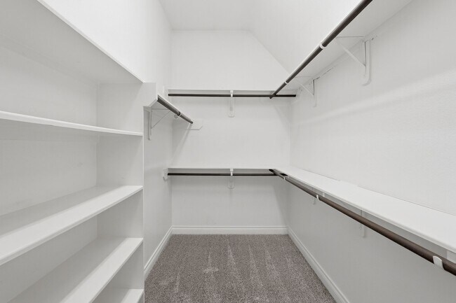 Building Photo - 103 Boarsmen Ct