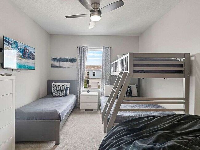 Building Photo - 7916 Draw St