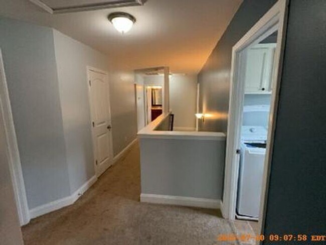 Building Photo - Lexington Living Oasis