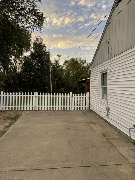 Building Photo - 500 Ridgewood St