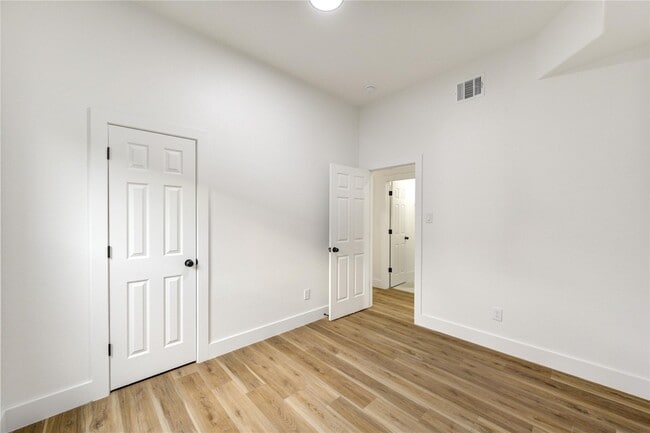 Building Photo - 9727 Stedman St