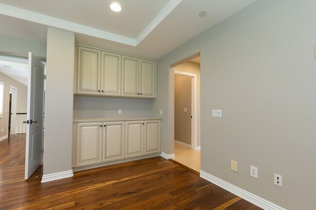 Building Photo - Single Family Golf Course Home for rent in...