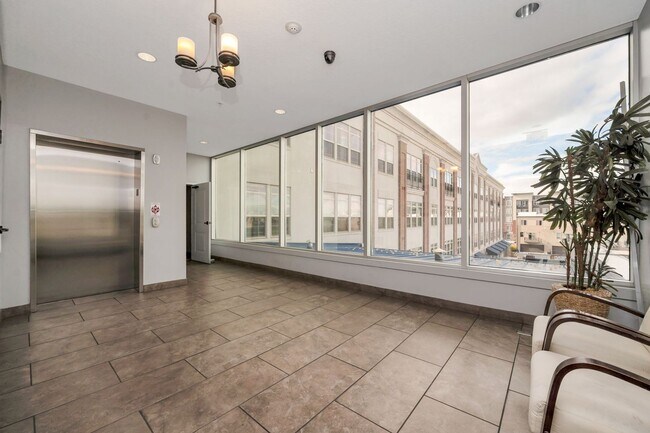 Building Photo - Stunning Midvale Condo in Secure Building w internet