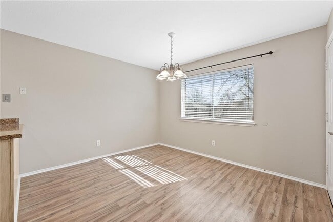 Building Photo - 210 Mesquite Cir