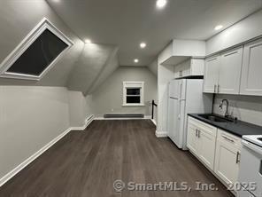 Building Photo - 644 Brooks St