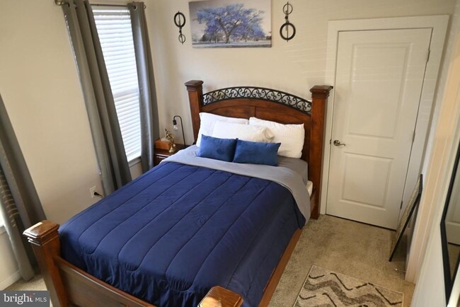 Building Photo - 2527 Emerald Branch Dr