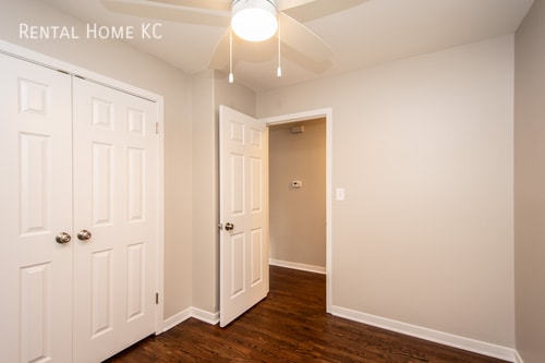 Building Photo - 6516 W 78th St