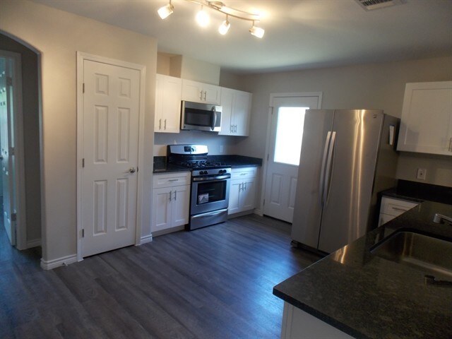 Building Photo - 13211 Ambrosa Dr