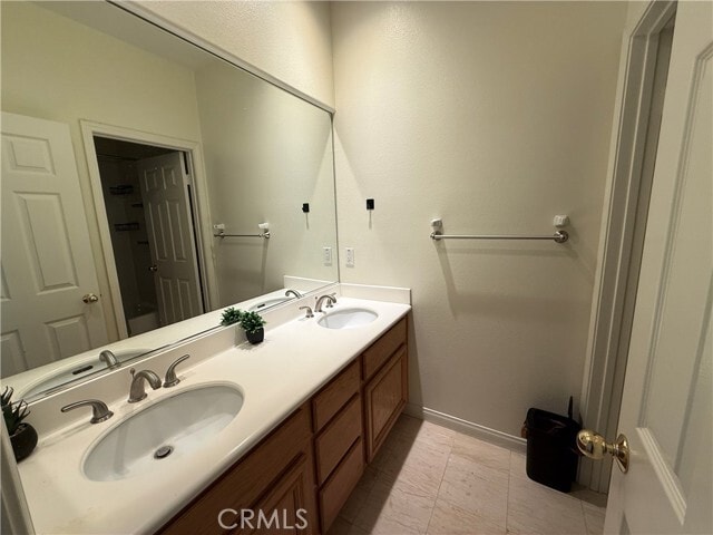 Building Photo - 3 Hollinwood