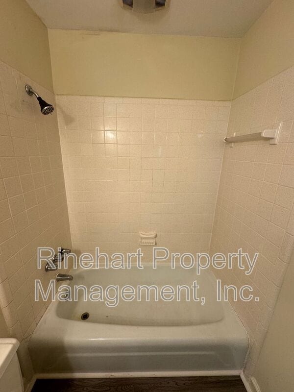 Building Photo - 409 Plantation Rd