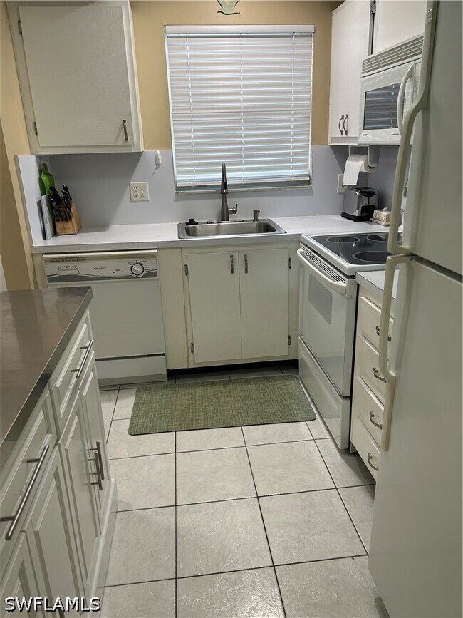 Building Photo - 170 Turtle Lake Ct