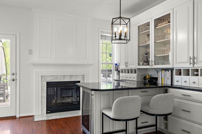 Building Photo - Beautiful Townhome in Ballymeade