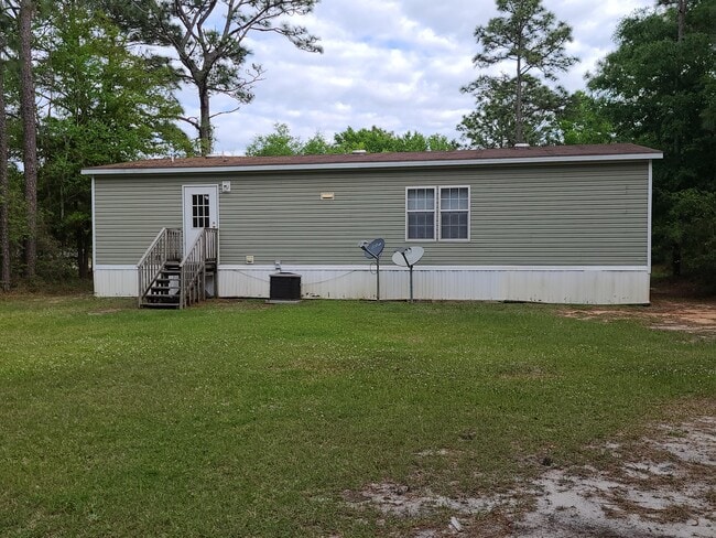 Building Photo - 8415 Verano St