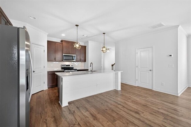 Building Photo - 5524 Garens Way