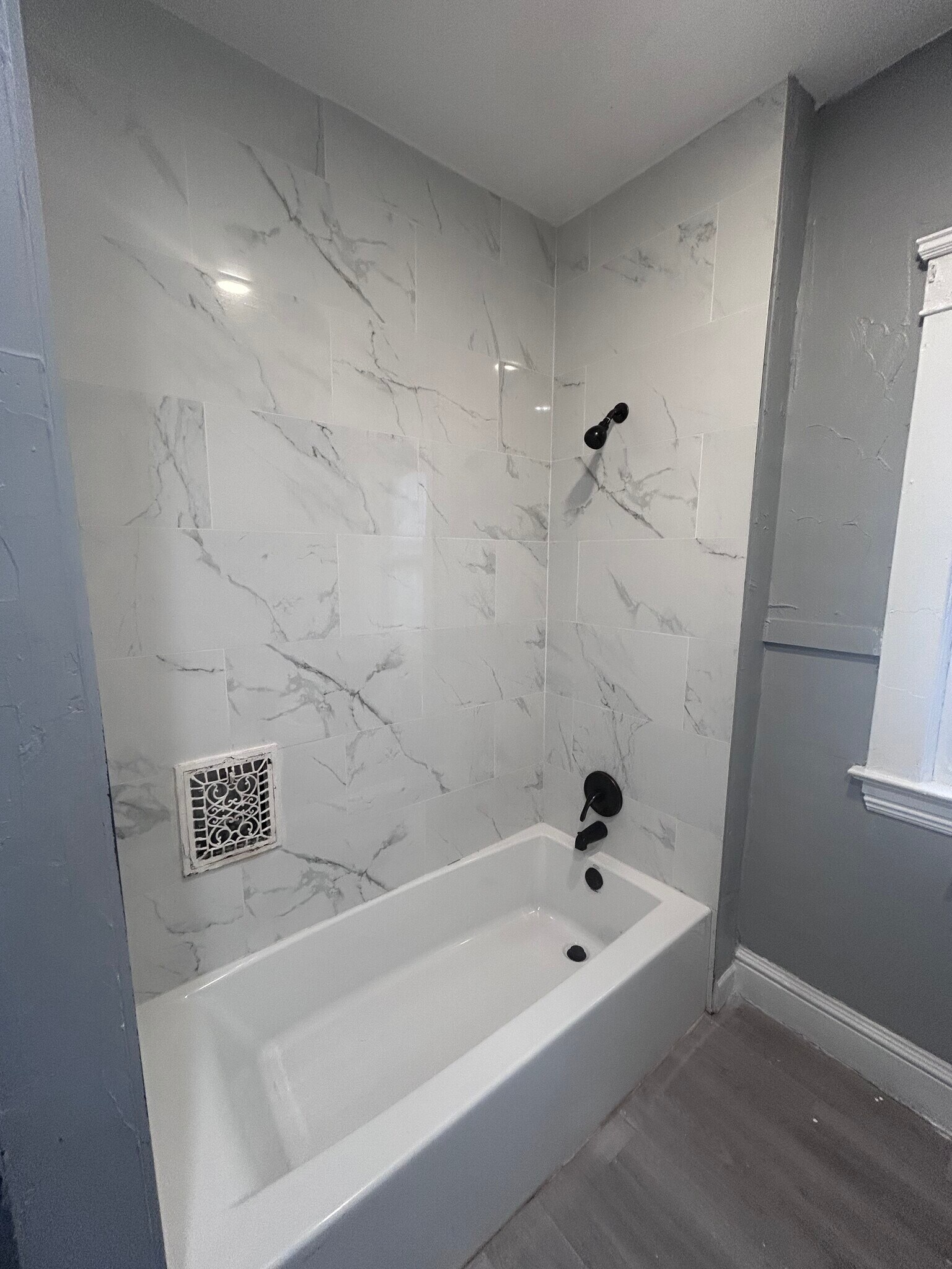 Building Photo - 12206 Locke Ave